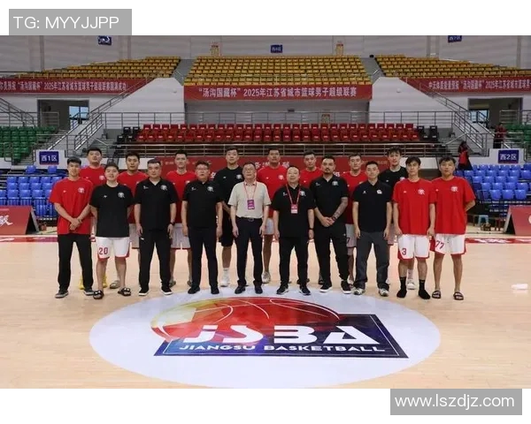 南京篮球队在篮球团队协作排行榜中荣获第4名展现出色团队精神与默契配合 南京篮球队在篮球团队协作排行榜中荣获第4名展现出色团队精神与默契配合